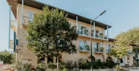 Photo extérieur de l'hôtel Iroko au Grand-Port à Aix les Bains.