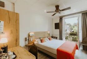 Photo d'une chambre classique de l'hôtel Iroko à Aix les Bains.