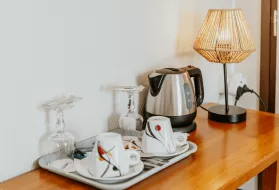 Photo d'une chambre standard de l'hôtel Iroko à Aix les Bains.